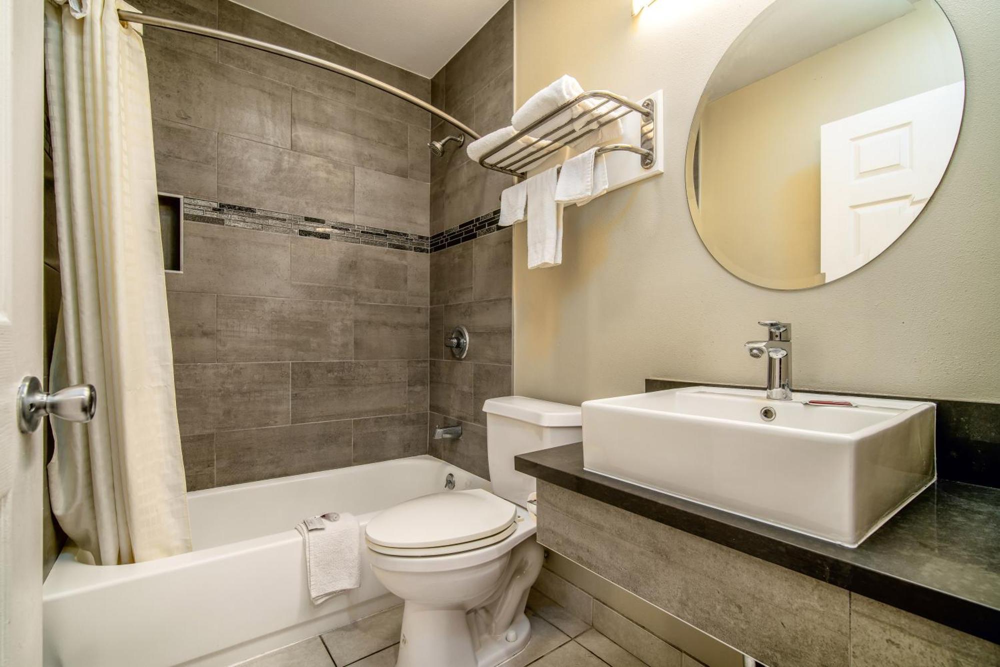 Regency Inn & Suites Downey Eksteriør billede