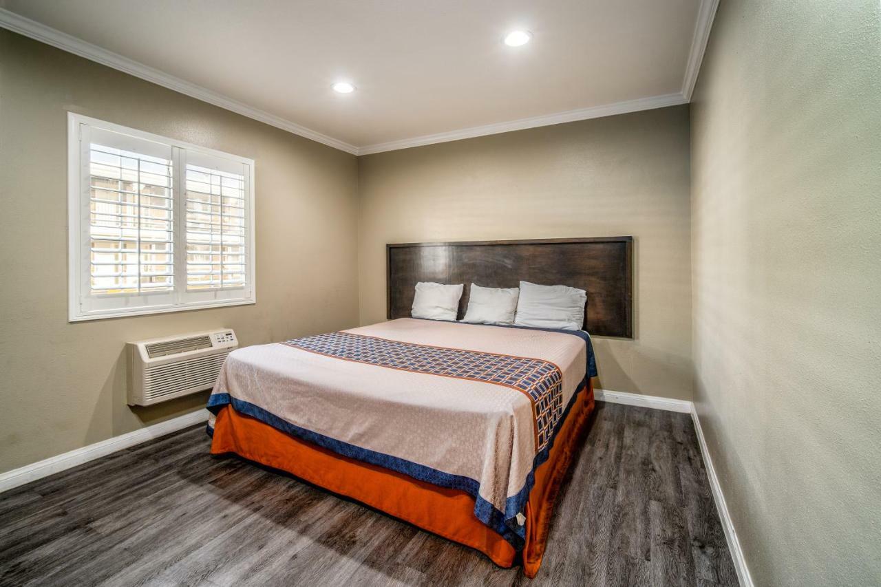 Regency Inn & Suites Downey Eksteriør billede